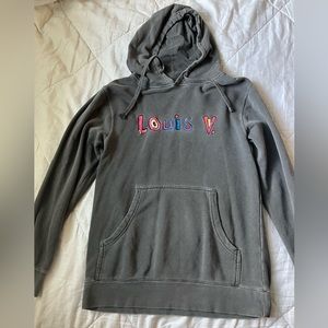 Louis v. sweatshirt